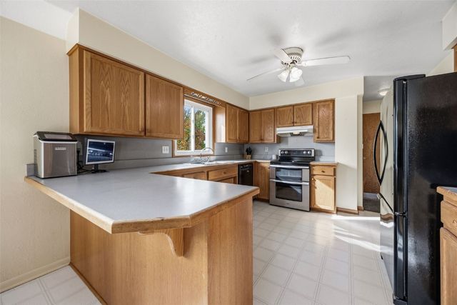 3313 Crestwood NW, Cedar Rapids, IA 52405