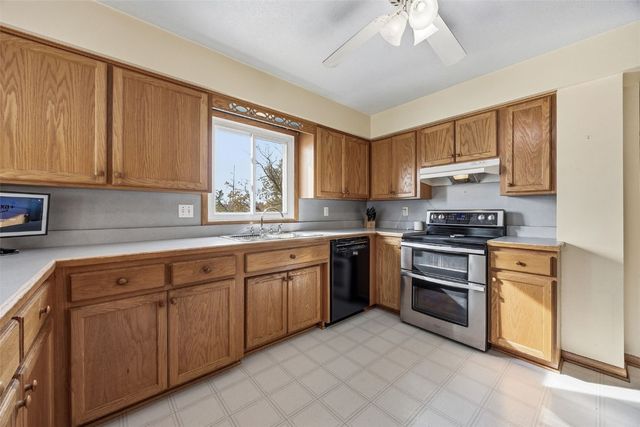 3313 Crestwood NW, Cedar Rapids, IA 52405