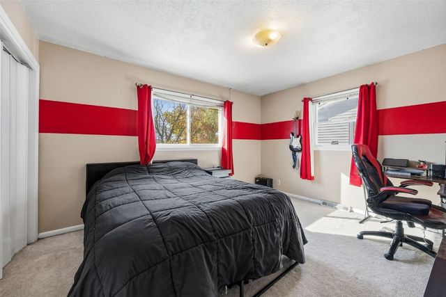 3313 Crestwood NW, Cedar Rapids, IA 52405