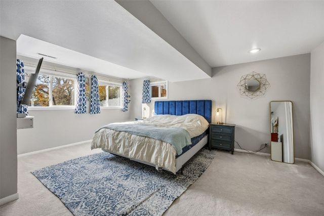 3313 Crestwood NW, Cedar Rapids, IA 52405