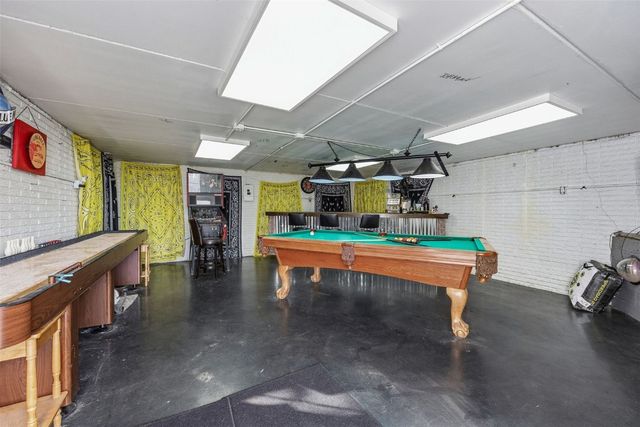 3313 Crestwood NW, Cedar Rapids, IA 52405