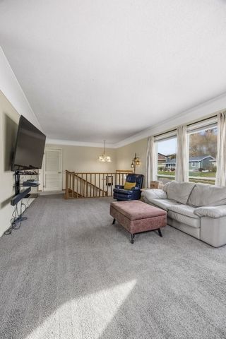 3313 Crestwood NW, Cedar Rapids, IA 52405