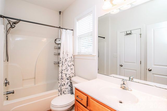 315 Woodvale Place, Charlotte, NC 28208