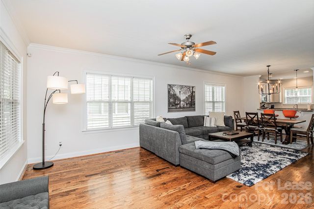 315 Woodvale Place, Charlotte, NC 28208