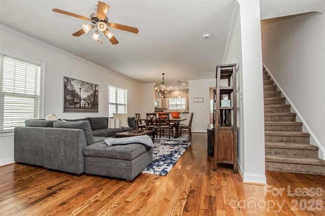 315 Woodvale Place, Charlotte, NC 28208