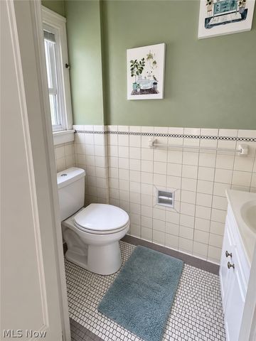 1207 Castleton Road, Cleveland Heights, OH 44121