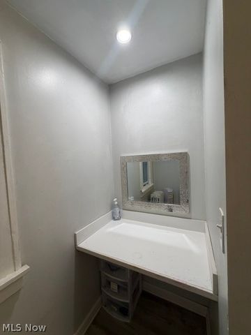 1207 Castleton Road, Cleveland Heights, OH 44121