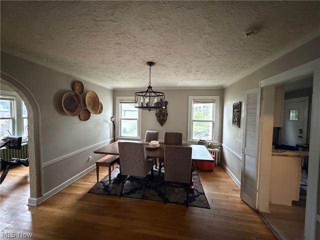 1207 Castleton Road, Cleveland Heights, OH 44121