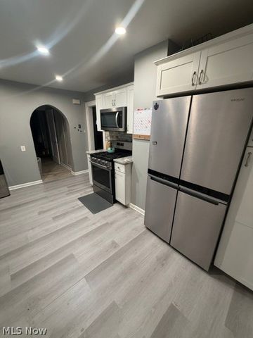 1207 Castleton Road, Cleveland Heights, OH 44121