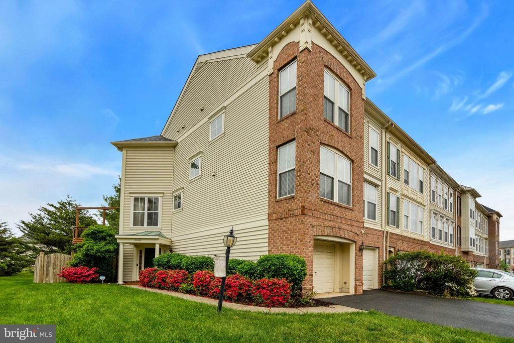 23418 SPICE BUSH TER, Brambleton, VA 20148