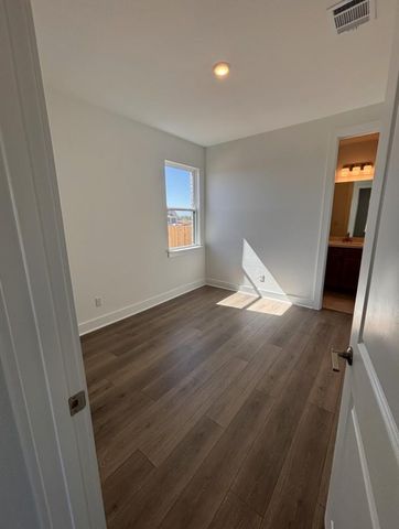 125 Las Posas DR, Liberty Hill, TX 78642