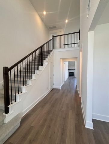 125 Las Posas DR, Liberty Hill, TX 78642