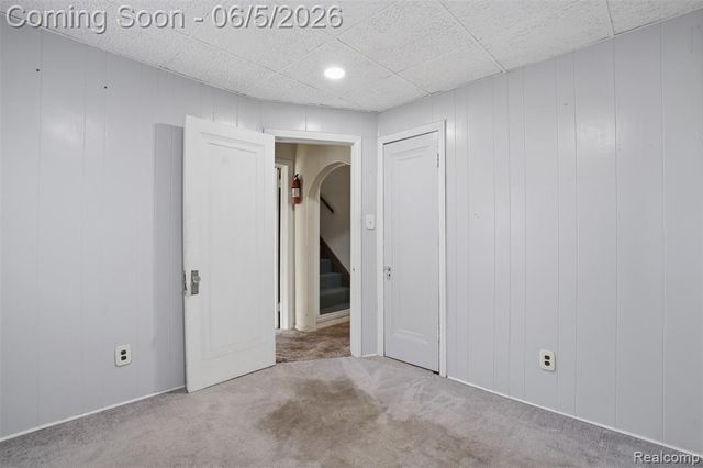 21966 Curie Avenue, Warren, MI 48091