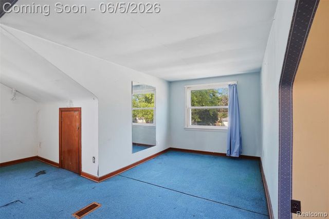 21966 Curie Avenue, Warren, MI 48091