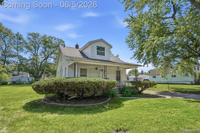 21966 Curie Avenue, Warren, MI 48091