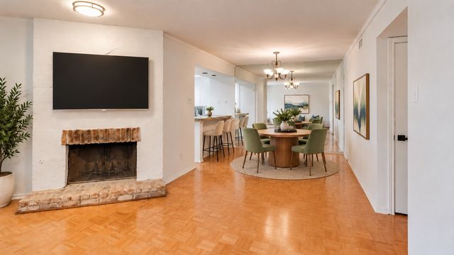 15221 Berry Trail 304, Dallas, TX 75248