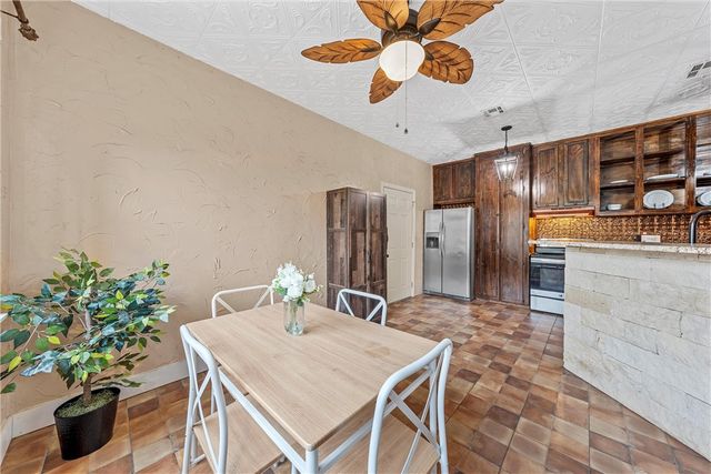 439 CR 414, Chilton, TX 76632