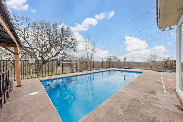 439 CR 414, Chilton, TX 76632