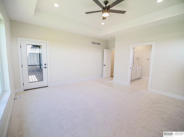 8910 Dragonfly Lane, Lincoln, NE 68526