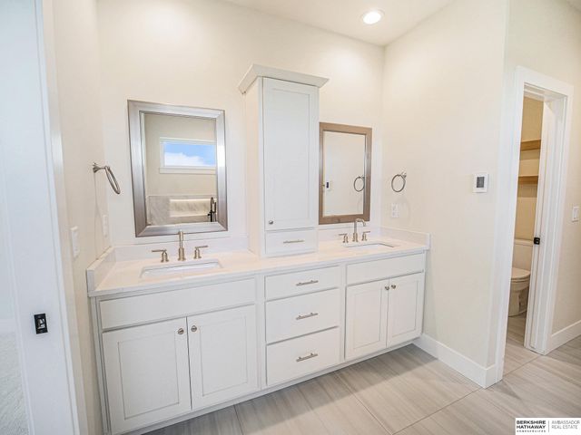 8910 Dragonfly Lane, Lincoln, NE 68526
