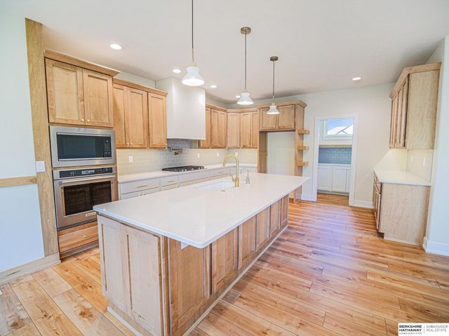 8910 Dragonfly Lane, Lincoln, NE 68526