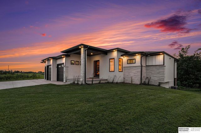 8910 Dragonfly Lane, Lincoln, NE 68526