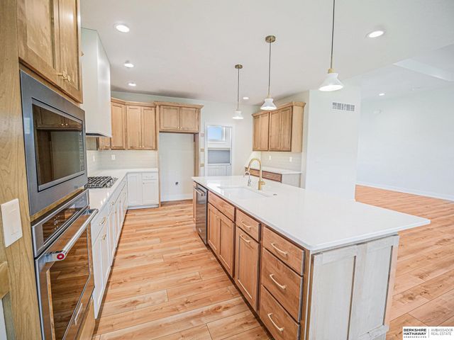 8910 Dragonfly Lane, Lincoln, NE 68526