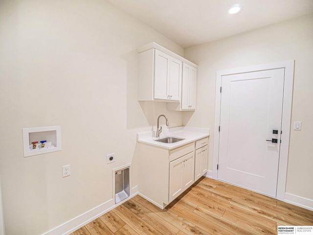 8910 Dragonfly Lane, Lincoln, NE 68526