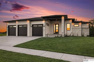 8910 Dragonfly Lane, Lincoln, NE 68526