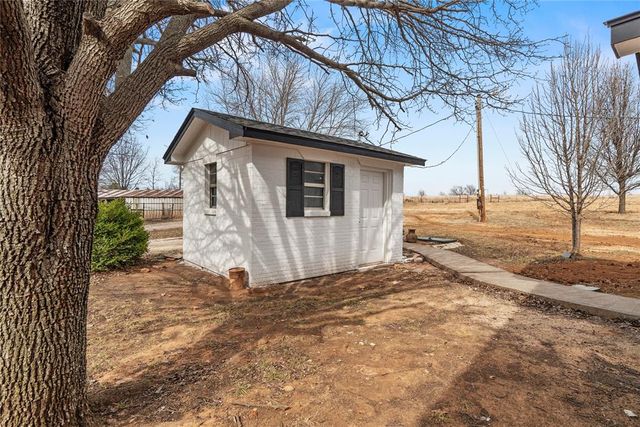 22336 N County Road 3170, Elmore City, OK 73433