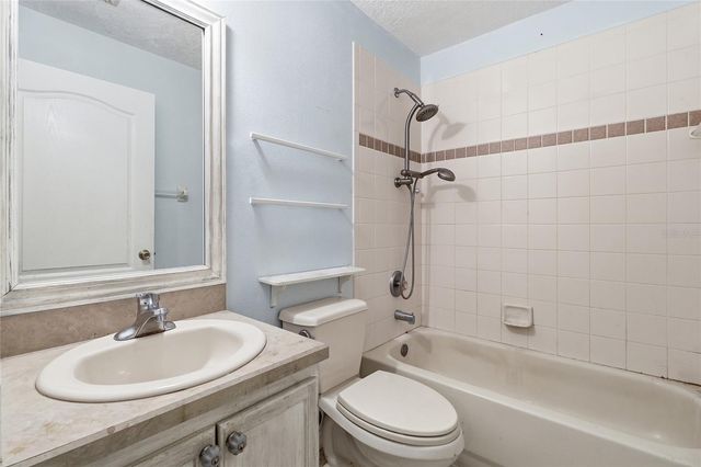 502 S DIXIE DRIVE, Howey In The Hills, FL 34737