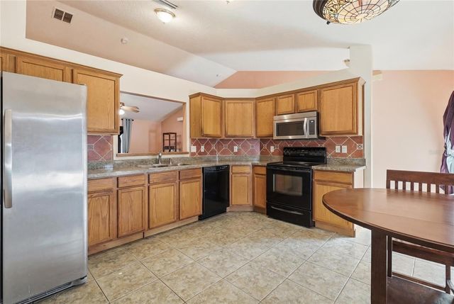 502 S DIXIE DRIVE, Howey In The Hills, FL 34737