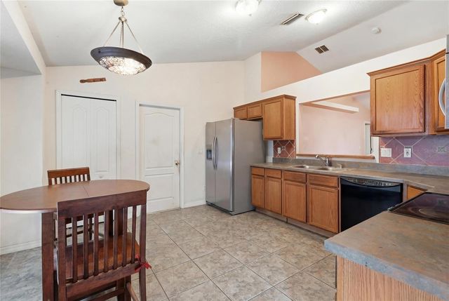 502 S DIXIE DRIVE, Howey In The Hills, FL 34737