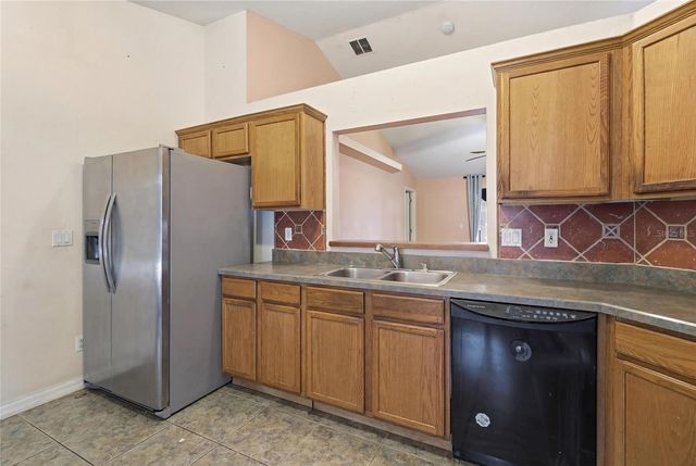 502 S DIXIE DRIVE, Howey In The Hills, FL 34737