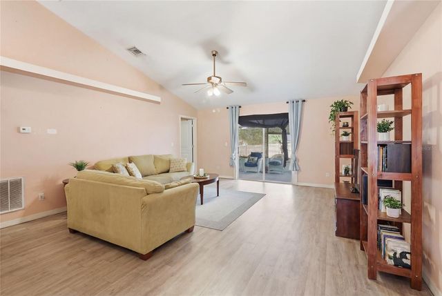 502 S DIXIE DRIVE, Howey In The Hills, FL 34737