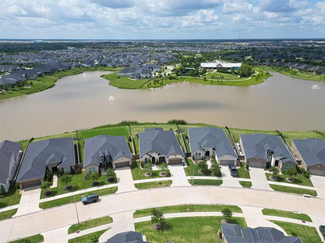 28929 Autumn Shore Drive, Fulshear, TX 77441