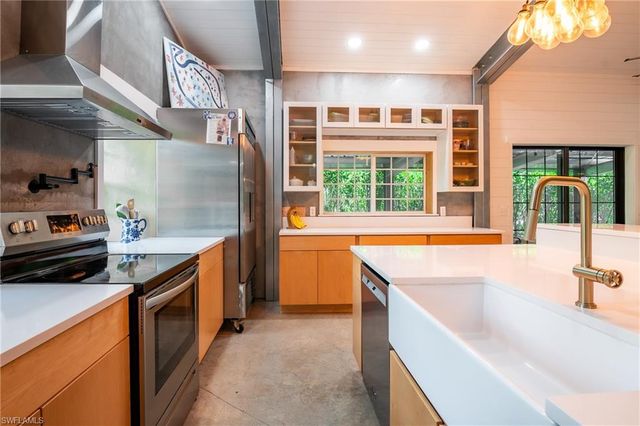 1301 Ivy WAY, Naples, FL 34117