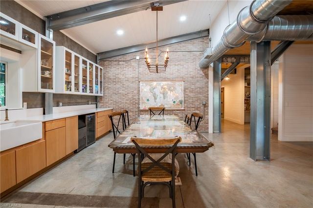 1301 Ivy WAY, Naples, FL 34117