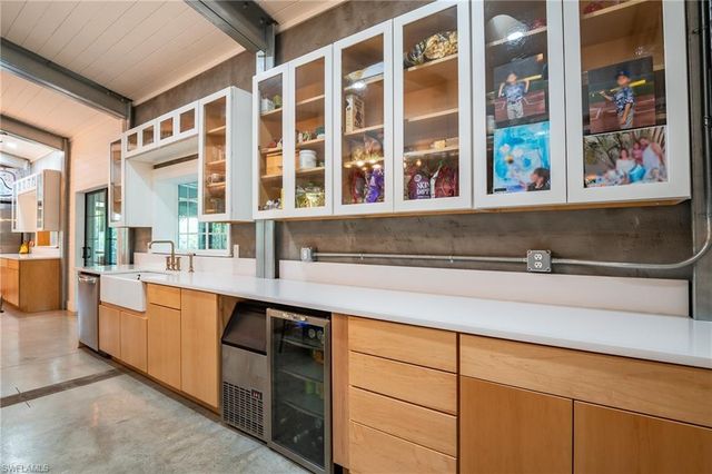 1301 Ivy WAY, Naples, FL 34117