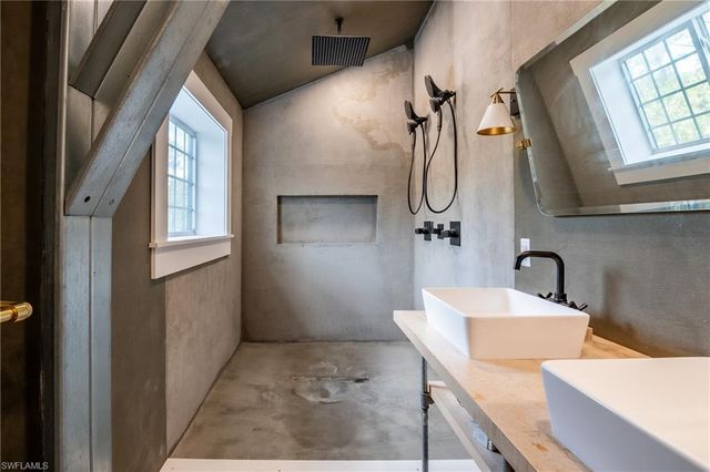 1301 Ivy WAY, Naples, FL 34117