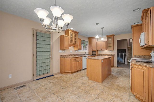 5158 Oak Tree Drive, Dayton, OH 45440