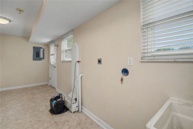 5158 Oak Tree Drive, Dayton, OH 45440