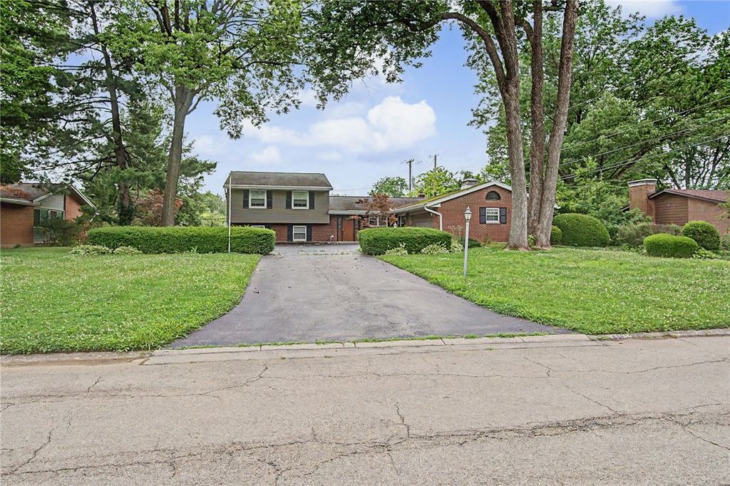 5158 Oak Tree Drive, Dayton, OH 45440