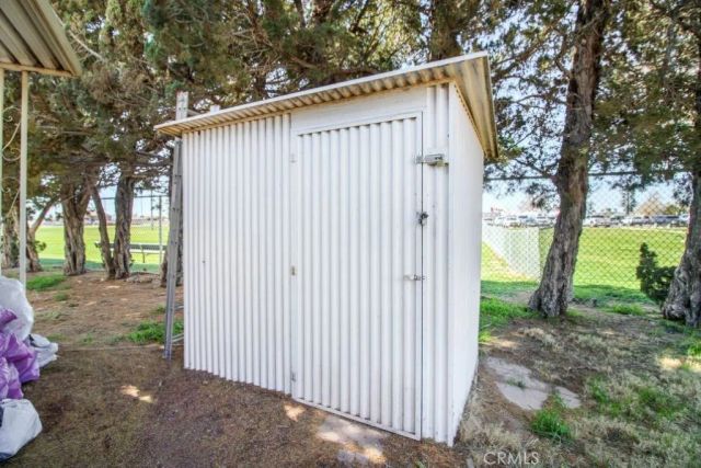 21922 Ottawa 16, Apple Valley, CA 92308