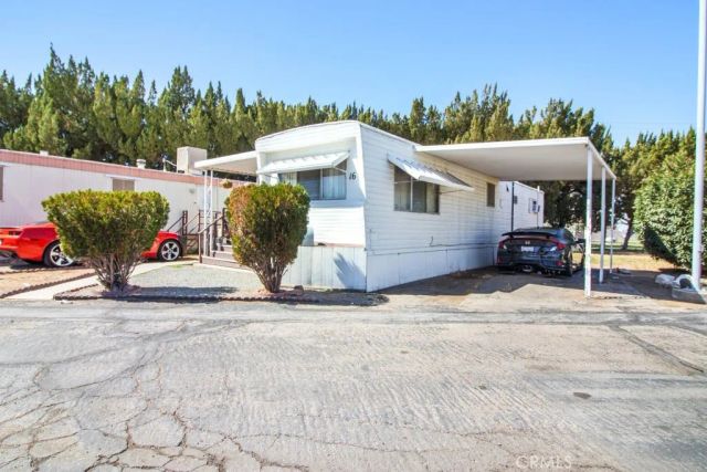 21922 Ottawa 16, Apple Valley, CA 92308