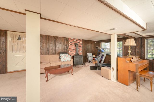 684 GENTRY DR, Lancaster, PA 17603