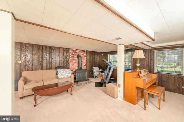 684 GENTRY DR, Lancaster, PA 17603