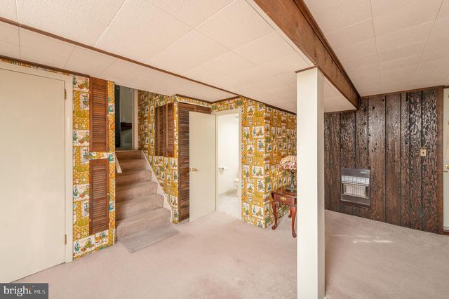 684 GENTRY DR, Lancaster, PA 17603