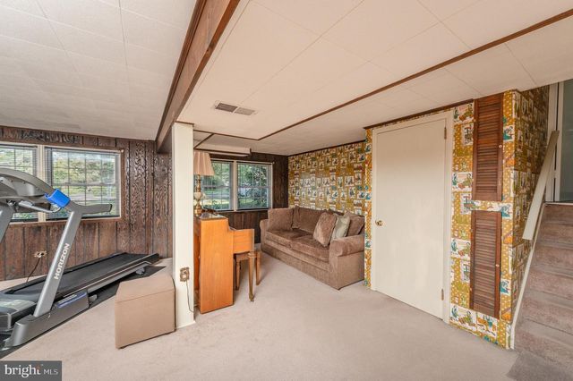 684 GENTRY DR, Lancaster, PA 17603