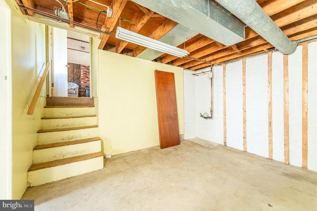 684 GENTRY DR, Lancaster, PA 17603